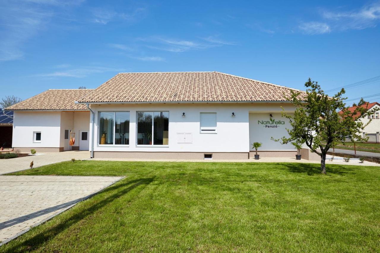 Naturella Panzio Villány Exterior photo