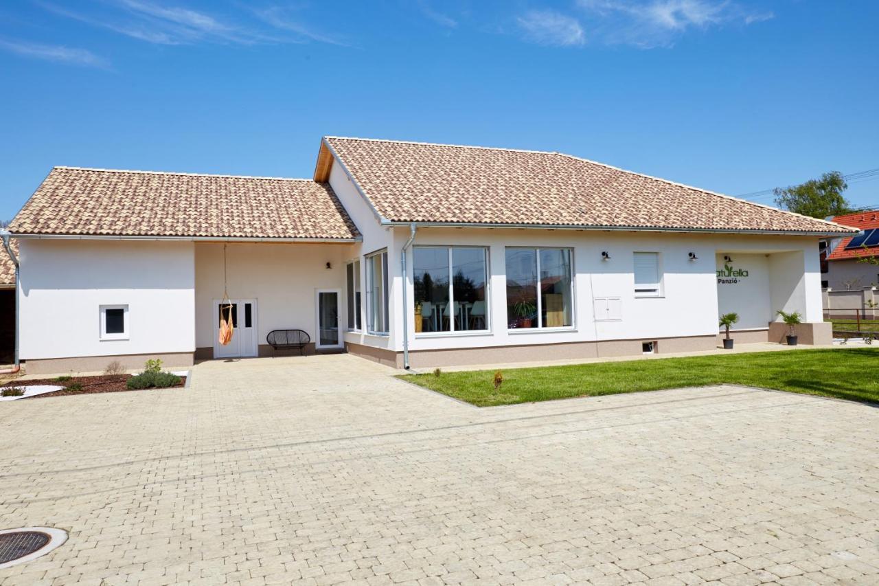 Naturella Panzio Villány Exterior photo